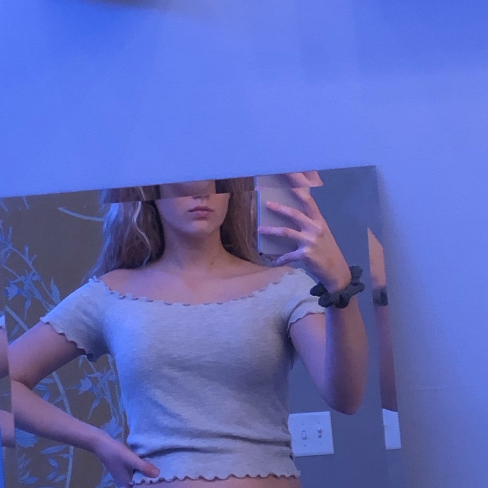 Brandy Melville crop top